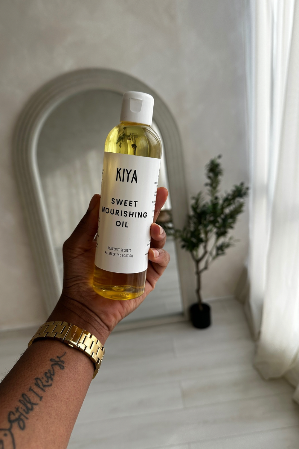 Kiya’s Sweet Nourishing Oil vs. Traditional Body Lotions — Which Wins?